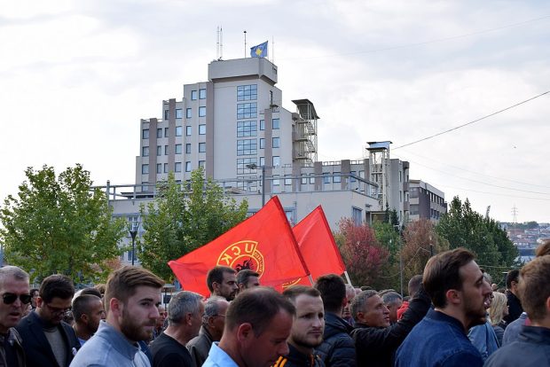 Неколико дестетина грађана протестовало у Приштини против формирања ЗСО