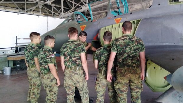 Министарство одбране позвало младиће и девојке да постану пилоти Војске Србије