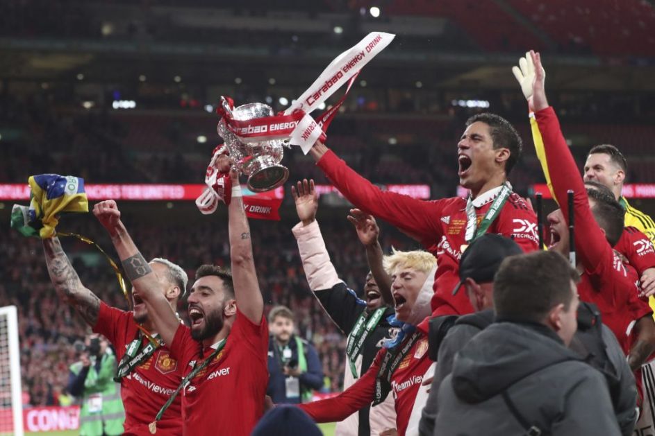 Фудбалери Манчестер Јунајтеда освојили Лига куп Енглеске
