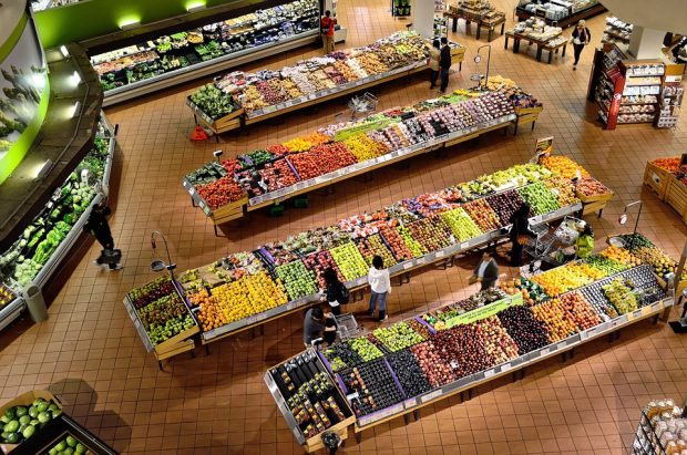 Британска влада наложила мере за боље снабдевање супермаркета