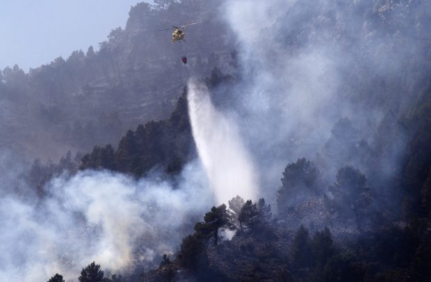 Букте пожари на северу Шпаније, званичници оптужују „терористе“ да пале ватру