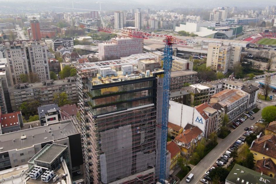 Зграда некадашњег Радничког универзитета ускоро потпуно реновирана – „Плави небодер“ добија коначне обрисе (ВИДЕО)