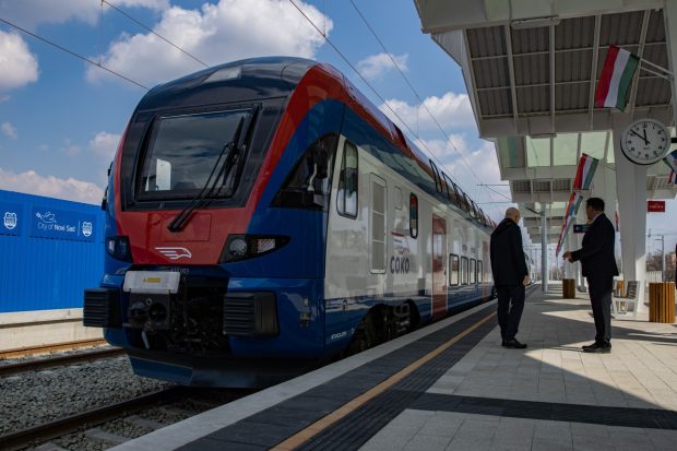 Бенефити одласка у Будимпешту возом у односу на аутомобил – значај брзе пруге