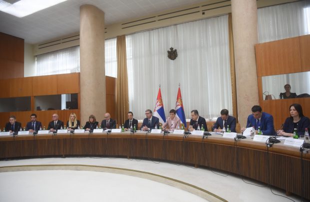 Седница Владе Србије о ситуацији на КиМ, присуствује Вучић