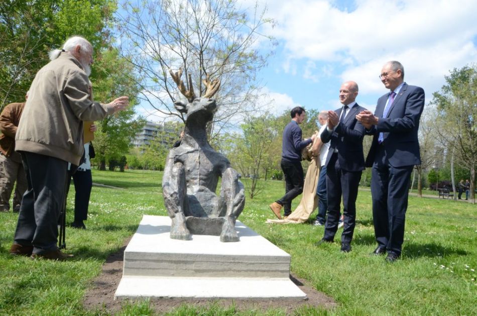 Скулптура „Човек јелен“ постављена у Лиманском парку