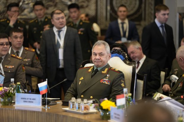 Шојгу: Русија подиже борбену готовост својих база у Киргистану и Таџикистану