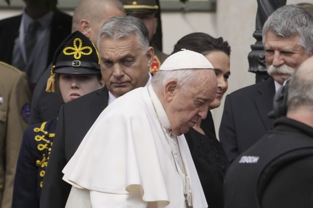 Папа у Мађарској упозорио на опасности од национализма и популизма