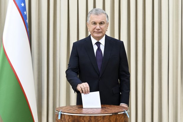 Узбекистан: Прихваћени уставни амандмани, још два мандата председника Мирзијојева