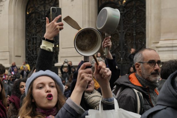 Макрон се суочава са протестима широм земље на Празник рада