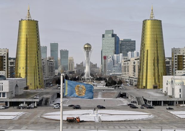 Казахстан отежава паралелни увоз робе у Русију, Москва тражи друге канале