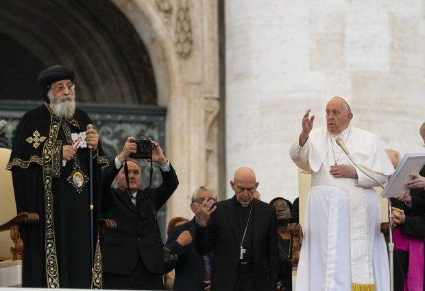 Папа позвао да се прошире канали за безбедно кретање миграната