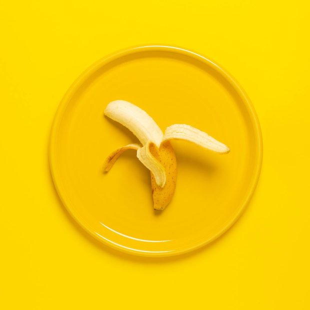 Кора од банане сјајна је прихрана за биљке и можете је искористити на два начина