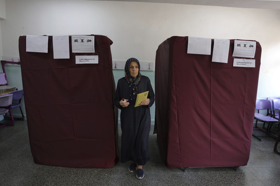Турска: Отворена биралишта за председничке и парламентарне изборе