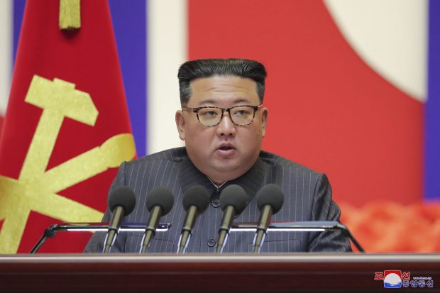 Ким Џонг Ун обишао шпијунски сателит, одобрио акциони план за лансирање