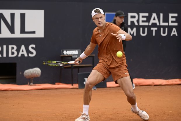 Дански тенисер Холгер Руне зауставио Новака Ђоковића у четвртфиналу Рима