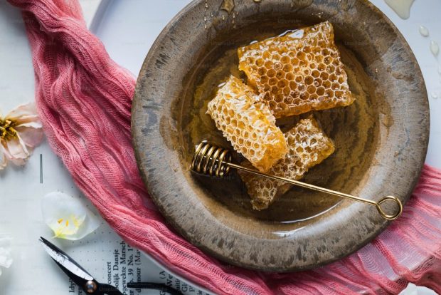 Кини можемо да понудимо багремов и сунцокретов мед