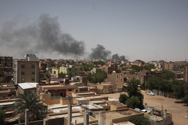 Борбе у Судану настављене, ваздушни удари у предграђу Картума