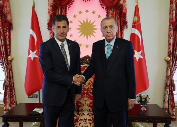 „Хуријет дејли“: Оган ће подржати Ердогана у другом кругу избора