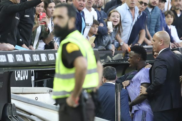 ФС Шпаније поништио црвени картон фудбалеру Реала Винисијусу, расистичке провокације