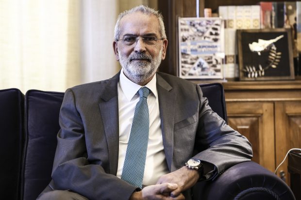 Јанис Сармас именован за привременог премијера Грчке