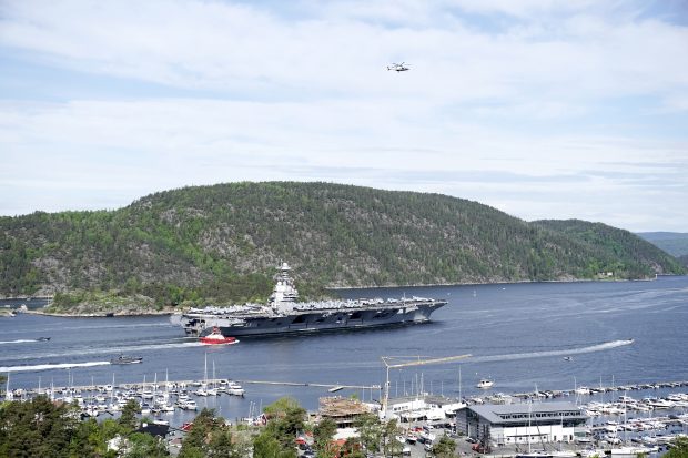 Највећи светски носач авиона упловио у Осло, следе заједничке војне вежбе (ФОТО)