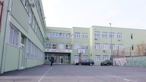 Узнемирујуће дојаве о бомбама у школама, Директорка новосадске школе: “Са децом се разговара и развија се атмосфера сигурности”