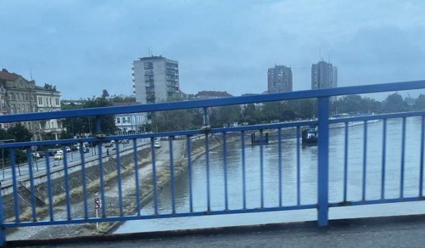 Урушен зид код Кеја, приобална домаћинства поплављена – ево да ли нам прети изливање Дунава (ФОТО)