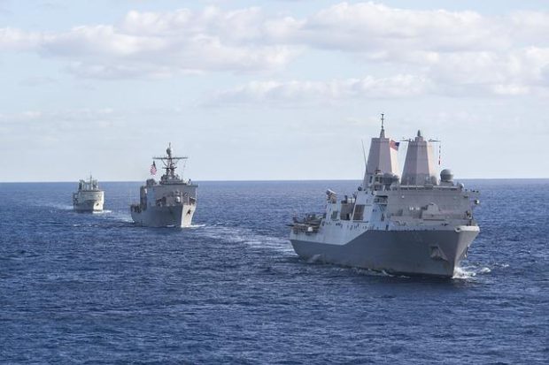Ратни бродови САД и Канаде у водама Тајванског мореуза