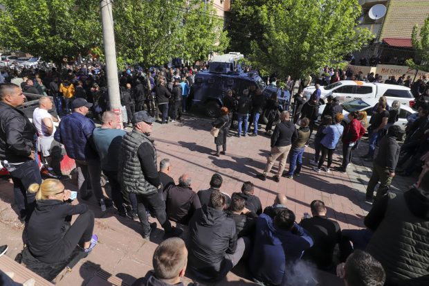 Срби настављају с протестом у Лепосавићу