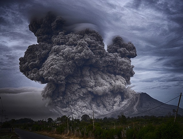 Индонезије: Ерупција вулкана на острву Анак Кракатау