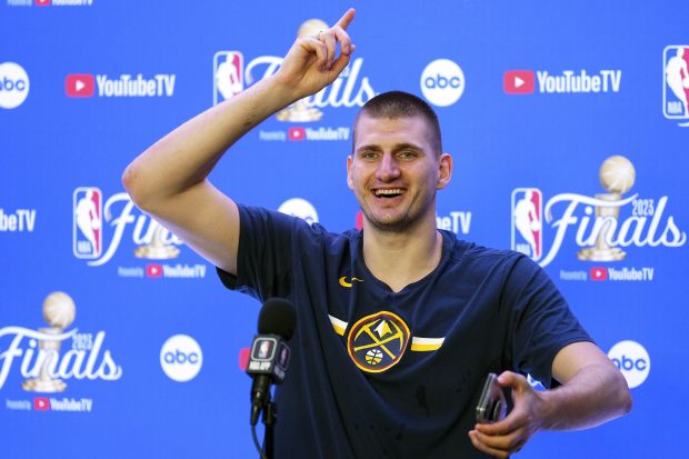 Ђоковић честитао Јокићу титулу у НБА лиги: Најбољи си!
