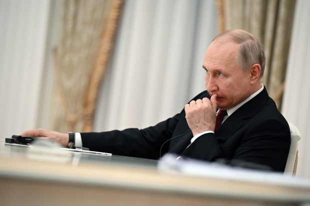 Путин: Русија отворена за преговоре за мир, Запад мора да обустави слање оружја