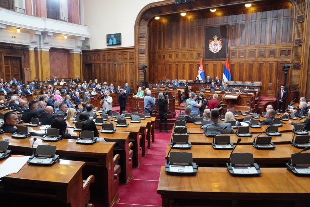 Скупштина сутра о Гашићу, долази и премијерка Брнабић