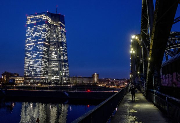 Европски берзански индекси у благом паду, чека се одлука ЕЦБ