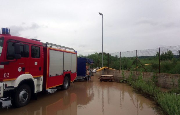 Вучић: Захтевам од Владе одговорнији и марљивији приступ поводом поплава