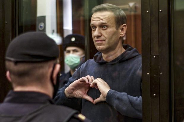 Русија: Наваљни оптужен за екстремизам, чека га ново суђење