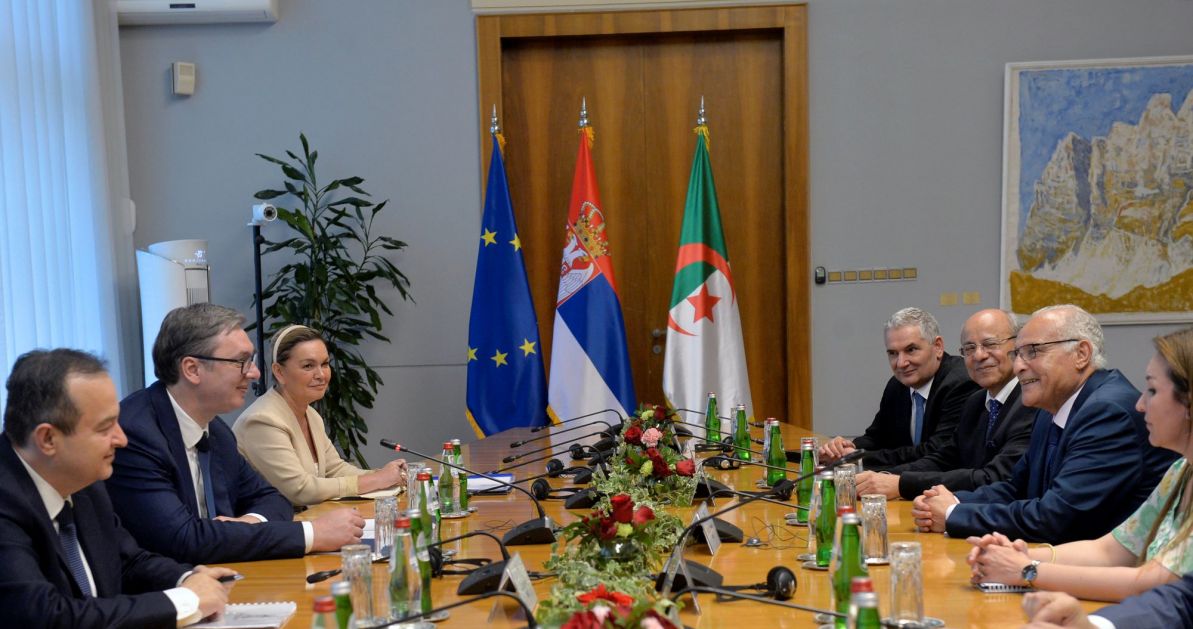 Вучић са шефом алжирске дипломатије о јачању билатералних односа