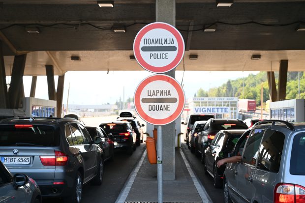 Краћа чекања путничких возила на Градини и Прешеву