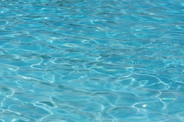 Хлорисана вода у базенима: Како се заштити од нежељених ефеката?