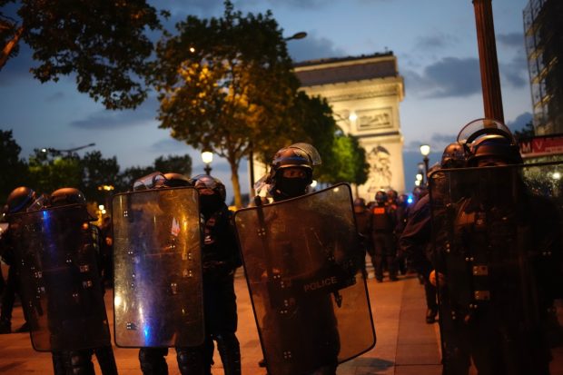 Француска: Комитет УН „претерао“, наша полиција не користи расно профилисање