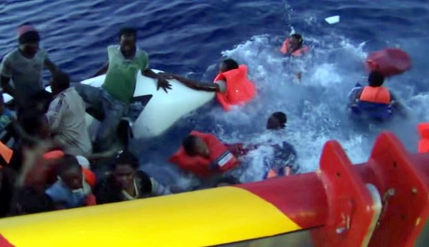 Потонуо брод код Туниса, један мигрант погинуо, десет нестало