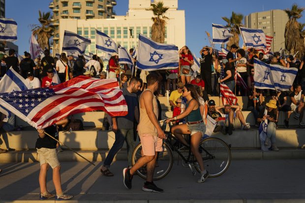 Демонстранти блокирали аеродром у Тел Авиву и главне ауто-путеве у Израелу