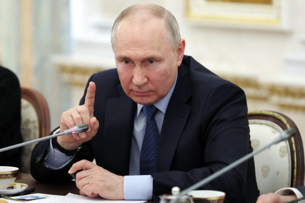 Путин: Искористићемо касетне бомбе ако се то оружје буде користило против нас