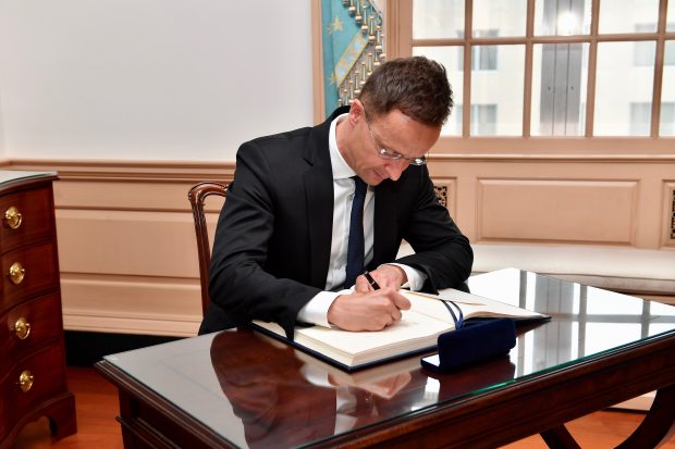 Сијарто: Мађарска продужава споразум о сарадњи са УНИЦЕФ-ом