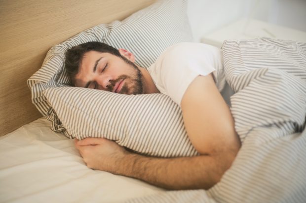 Колико сати треба да спавамо да бисмо се наспавали? Ево шта посебно изазива стрес за организам