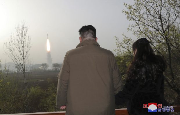 Ким Џонг-ун показао забрањене балистичке ракете Шојгуу