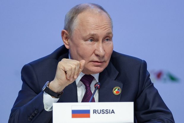 Путин: Русија је спремна да тражи решење у Украјини, упркос линији Запада
