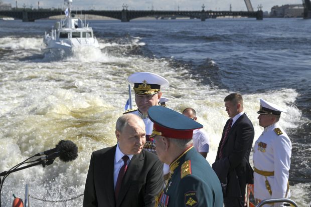 Путин: Руска флота била и остала неуништиви чувар граница отаџбине