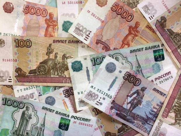 Путинов саветник: Русији треба јака рубља, за њен пад крива монетарна политика
