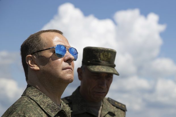 Медведев: Ако Украјина пристане да се одрекне територија, изгубиће Кијев